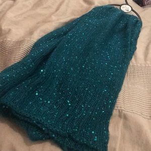 Green sequined scarf. NWT